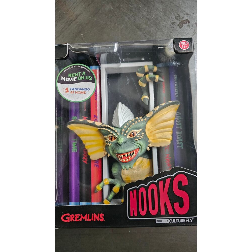 Warner Bros.‎ Gremlins Stripe Nook - Sculpted Relief Display New In Box